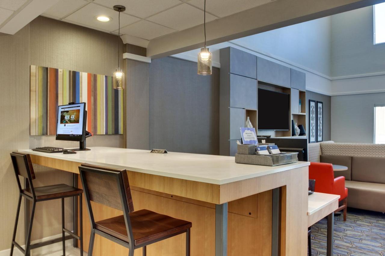 Holiday Inn Express Hotel & Suites - Atlanta/Emory University Area By Ihg Decatur Exterior photo