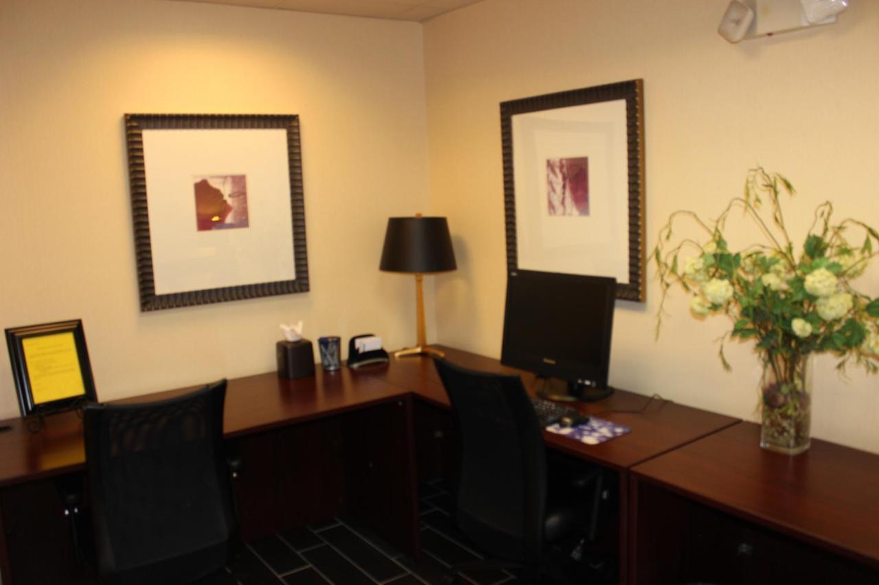 Holiday Inn Express Hotel & Suites - Atlanta/Emory University Area By Ihg Decatur Exterior photo