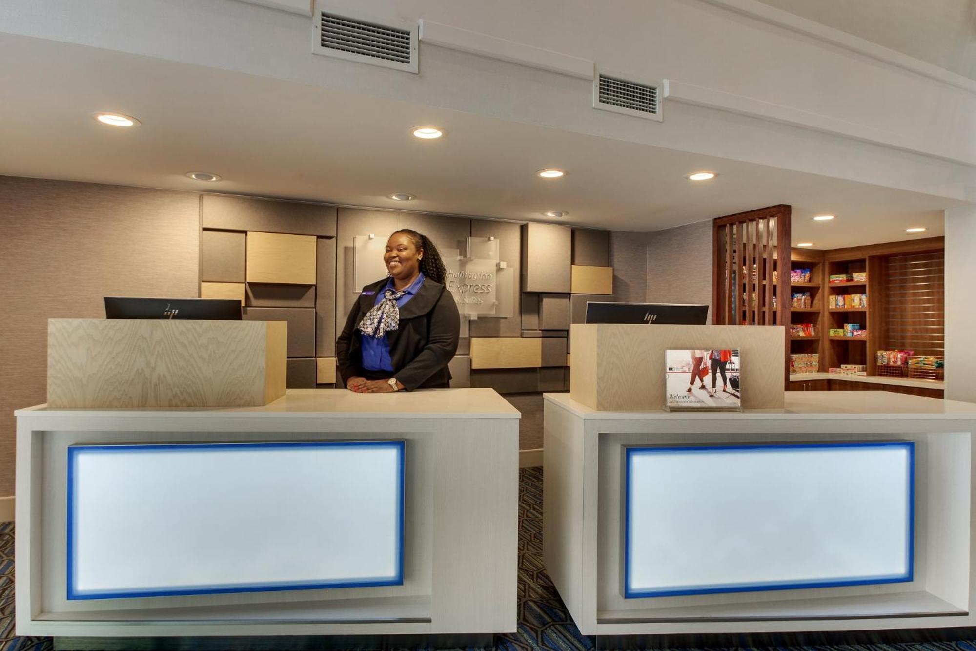 Holiday Inn Express Hotel & Suites - Atlanta/Emory University Area By Ihg Decatur Exterior photo