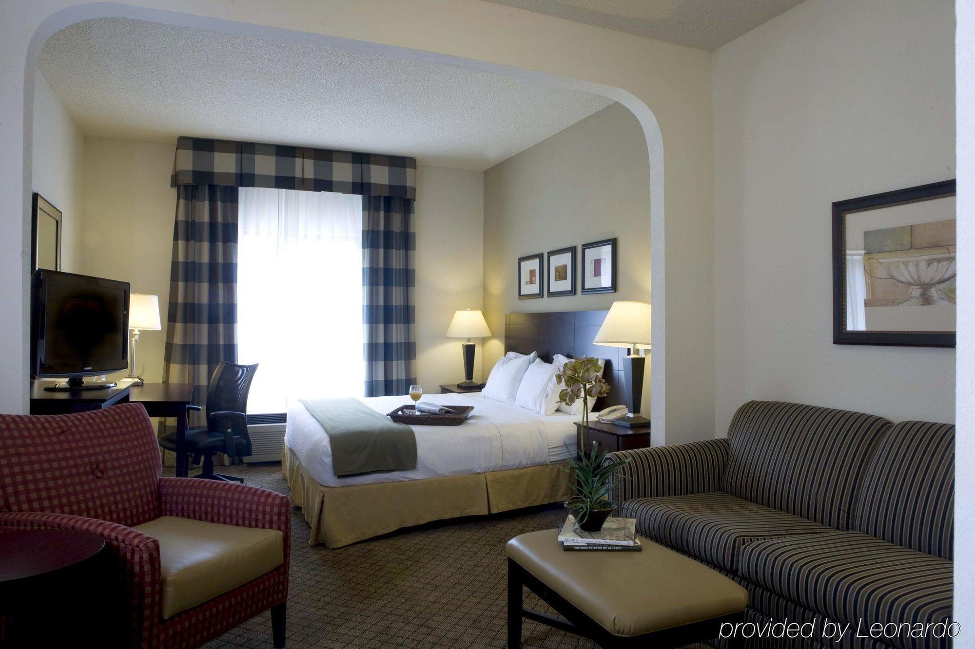 Holiday Inn Express Hotel & Suites - Atlanta/Emory University Area By Ihg Decatur Room photo