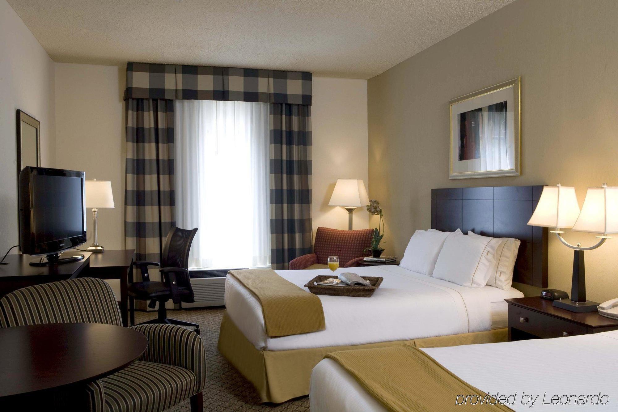 Holiday Inn Express Hotel & Suites - Atlanta/Emory University Area By Ihg Decatur Room photo